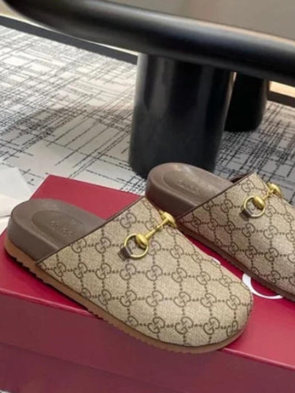 Gucci Beige Monogram Clogs - With Original Box - Picture 5 of 6